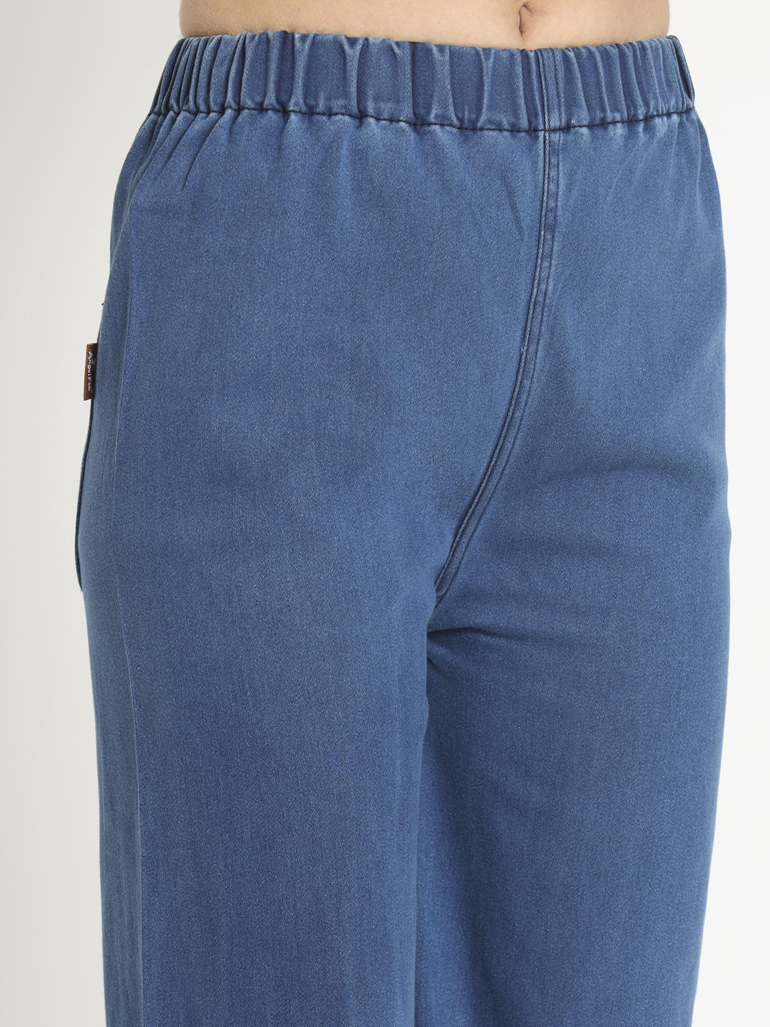 21-10-2023 tanya04500 AngelFab Women Bata Jeans