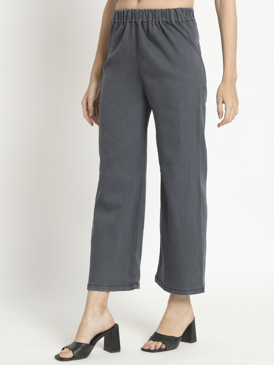 21-10-2023 tanya04556 AngelFab Women Grey Jeans