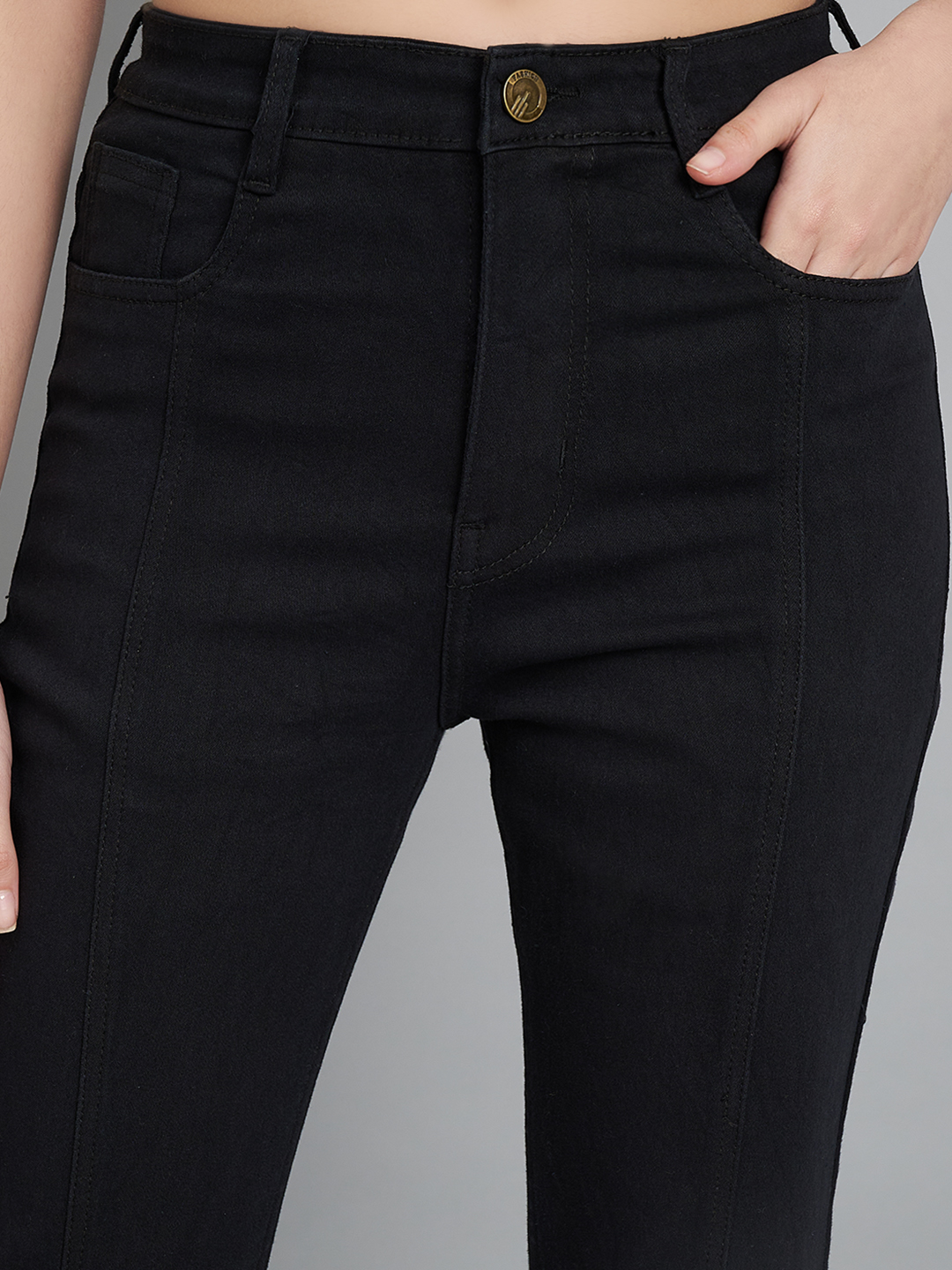 26-11-2023 nicol00794