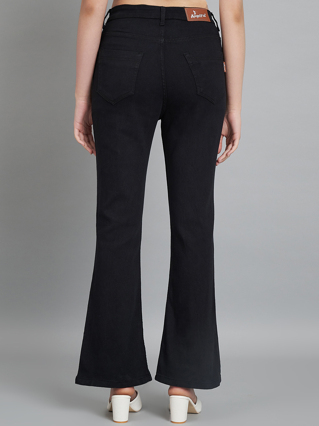 26-11-2023 nicol00798